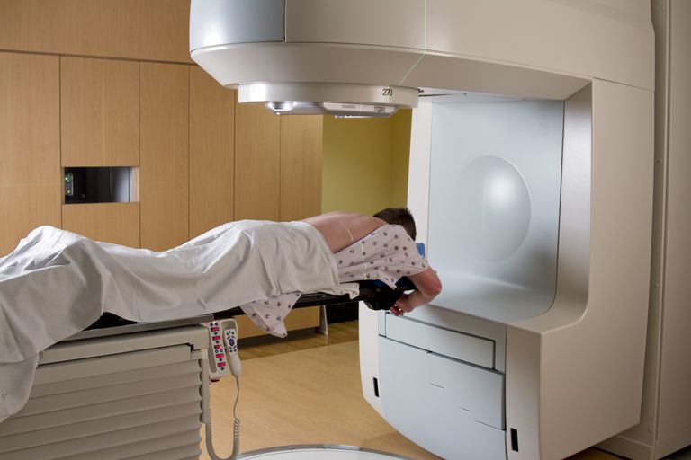 voor borstkanker, gecertificeerde radiotherapeut-oncoloog, Michael Nichols, behandeld voor, behandeld voor borstkanker