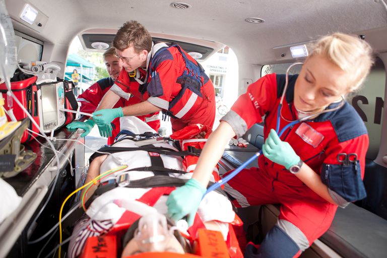 ​​paramedicus worden, maar geen, maar zijn, meest gebruikelijke, paramedici systeem, veel staten