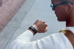 Kopen Amazon, maakt gebruik, Apple Watch, Fitbit Charge