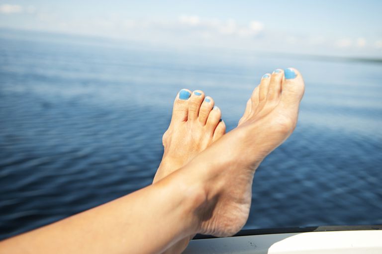 dagelijks voeten, gebarsten huid, heet zand, leiden schimmelinfectie