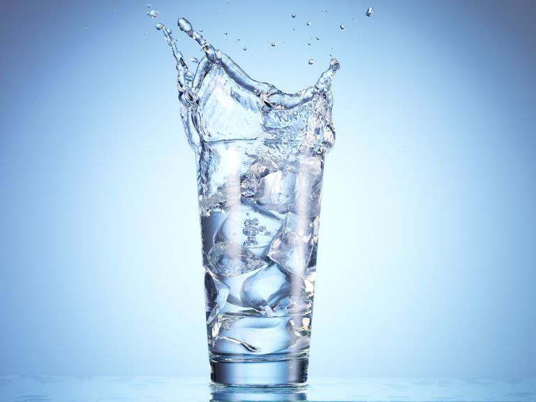water drinken, meer water, ziekten genezen, Braken diarree