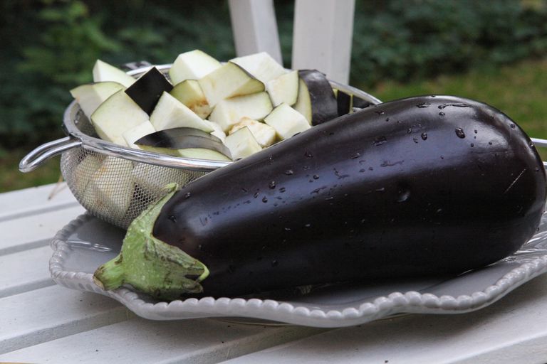 aubergine niet, calorieën gram, calorieën gram gram, dieet rijk, gemakkelijk bereiden