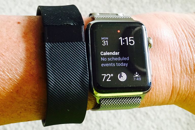 Apple Watch, Fitbit Surge, Lumoid Lumoid, maar kunt, naast elkaar