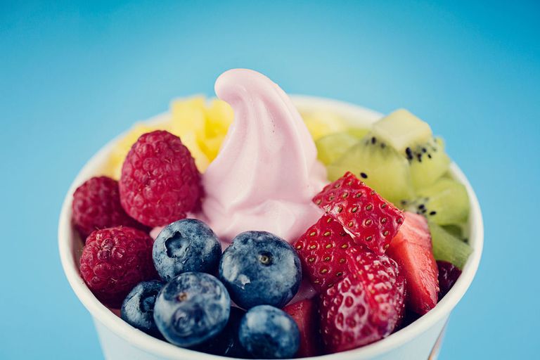 bevroren yoghurt, gewone yoghurt, gram eiwit, gram koolhydraten, milligram calcium, bent naar