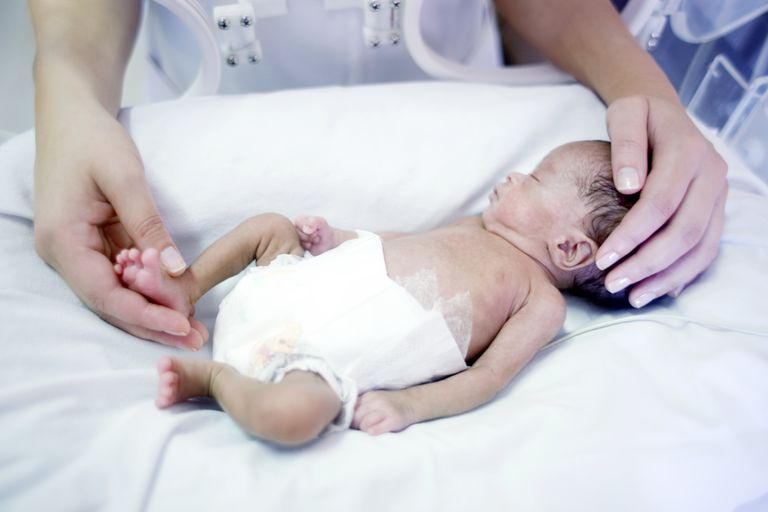 baby helpen, kind vroeg, kunnen preemies, kunnen worden, kunnen worden gegeven
