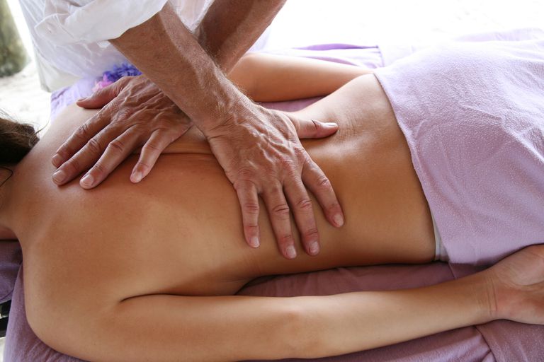 holistische therapieën, lijst holistische, massage acupunctuur, voor pijn, allopathische behandelingen, alternatieve geneeswijzen