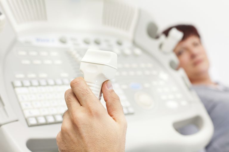 Ultrasound-geleide injecties, verzekerd zijn, voor mensen, worden toegediend
