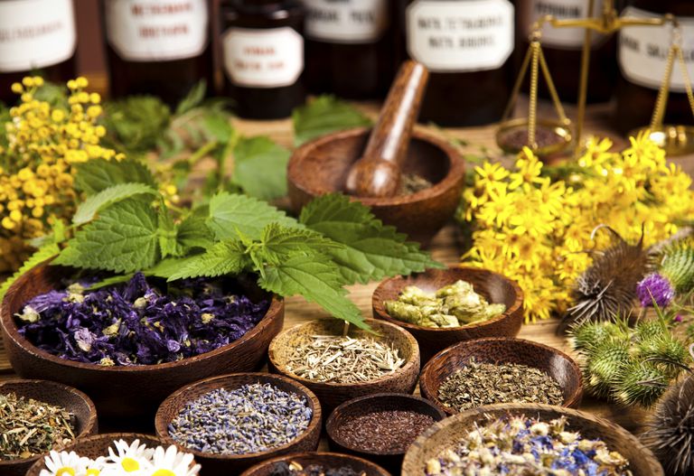 homeopathische middelen, kleine hoeveelheid, conventionele behandelingen, conventionele geneeskunde, arts praten